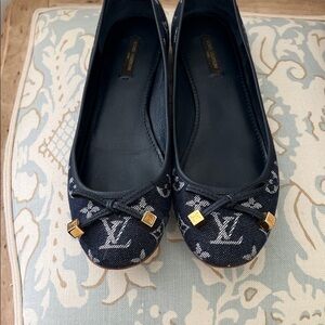 Louis Vuitton denim navy Women's Flats. Size 39.5
